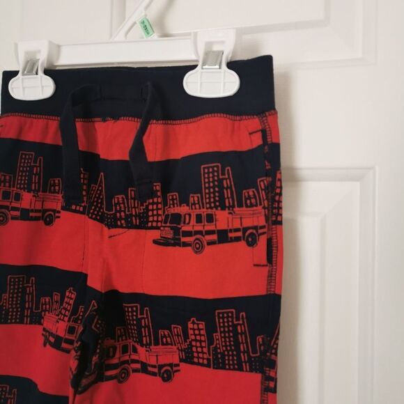 2/$25 BNWT Gap firefighter shorts size 18-24 m - Picture 2 of 4
